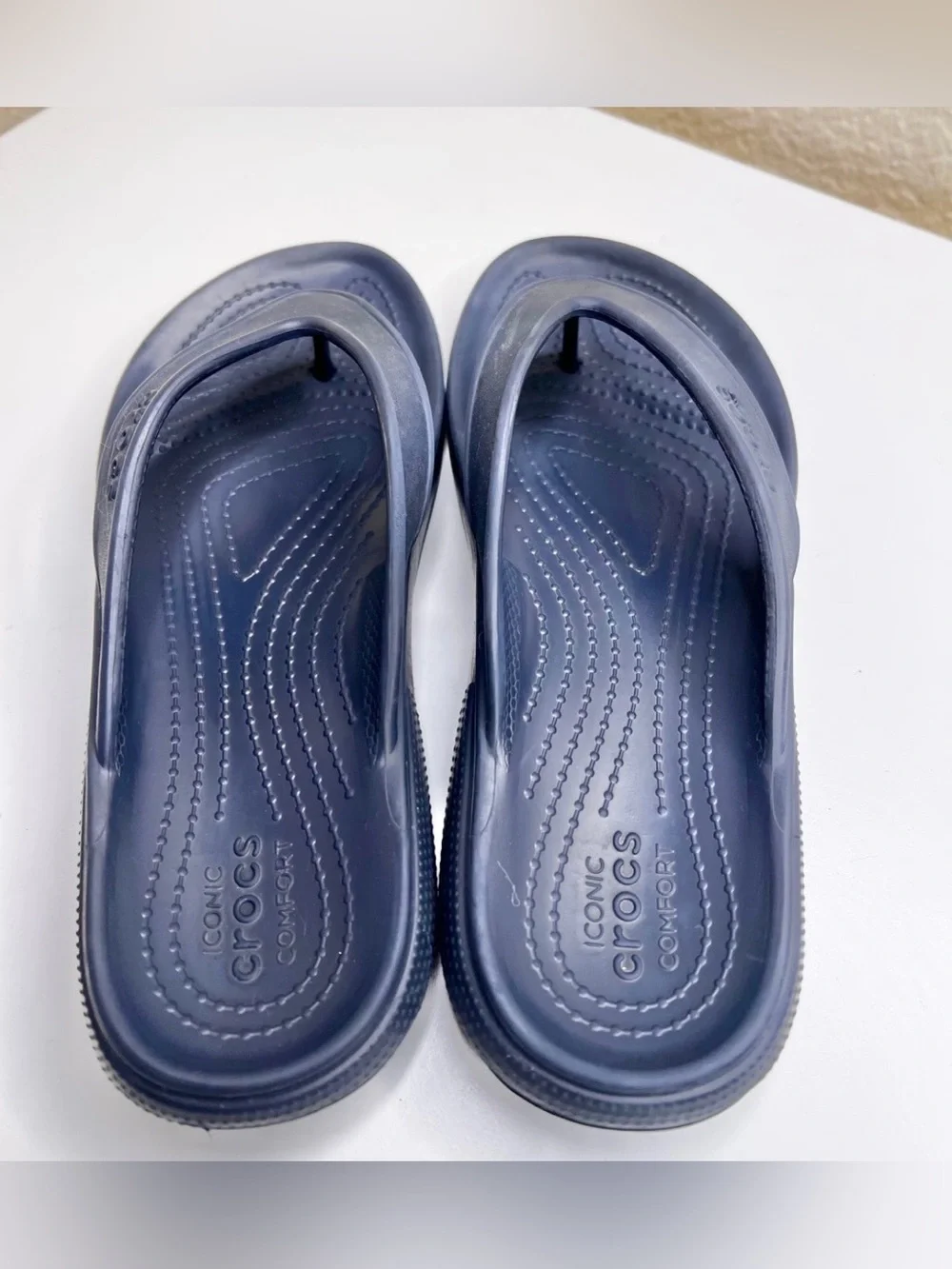 Crocs Ionic Comfort Unisex Flip Flop Sandals Boys Size  4 Girls Size  6.